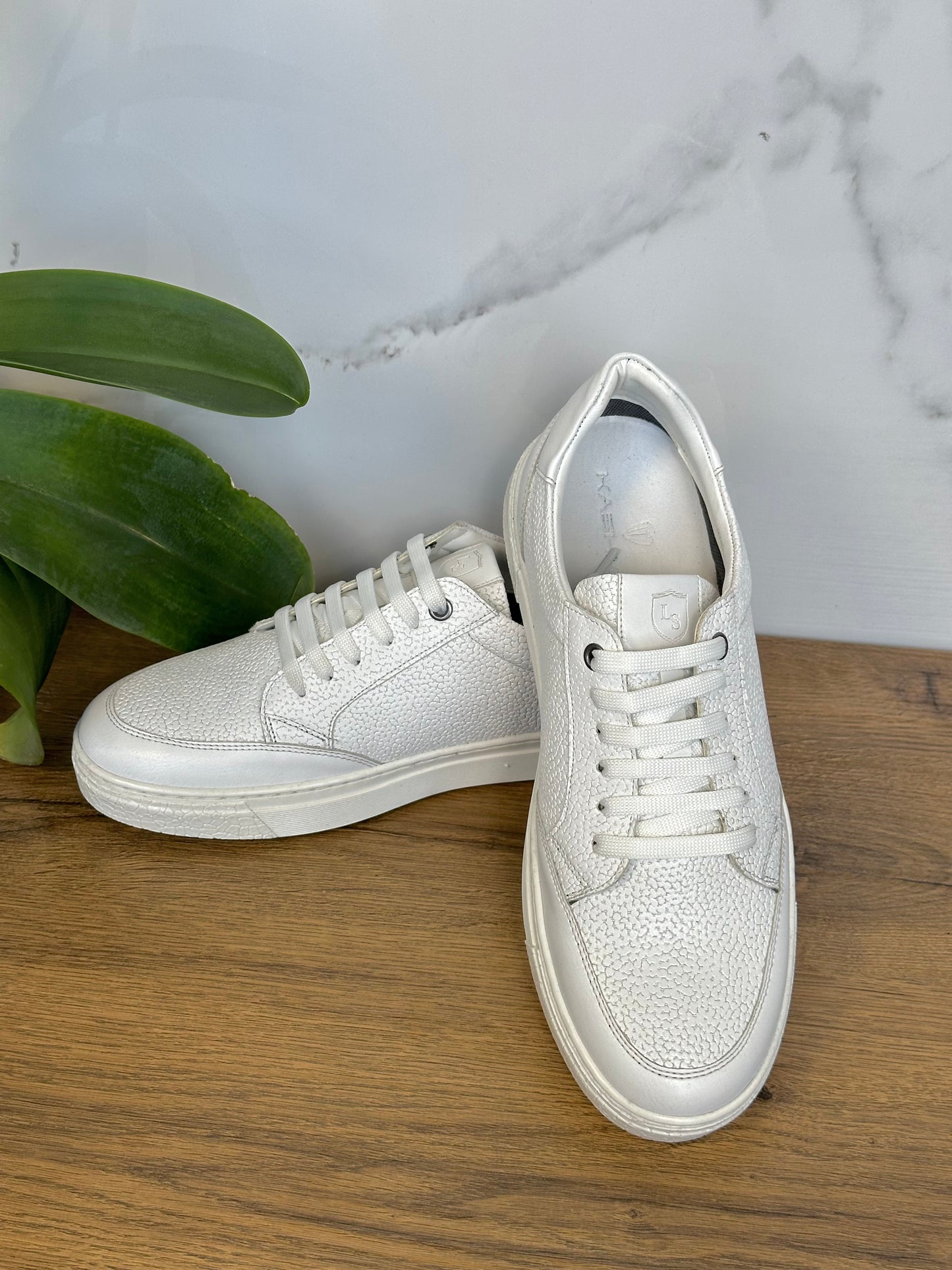SNEAKER - White