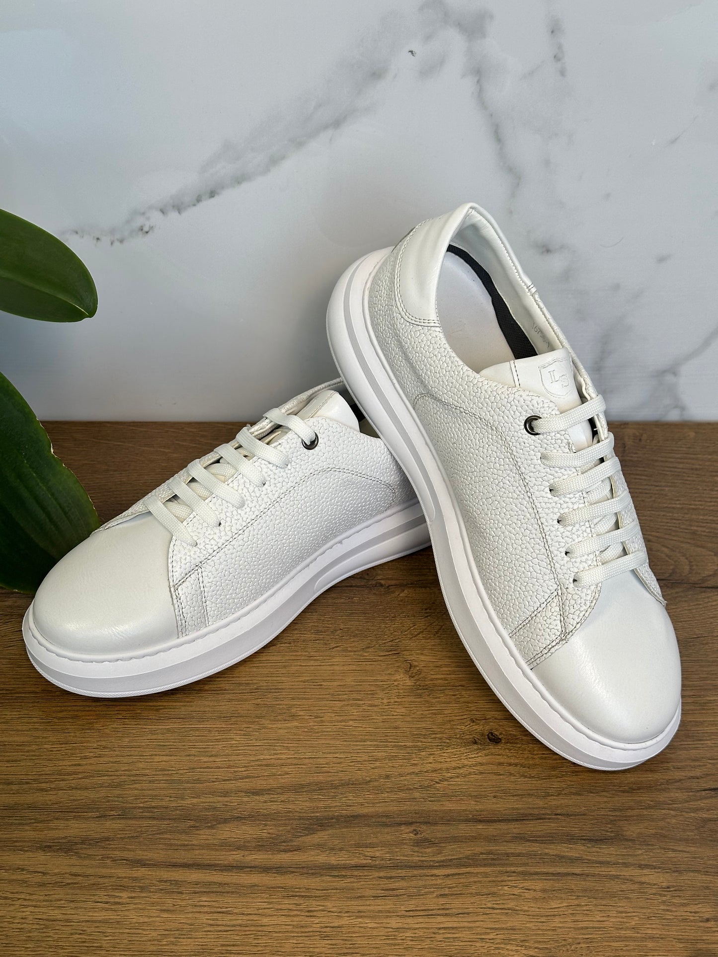Smart Sneaker - White