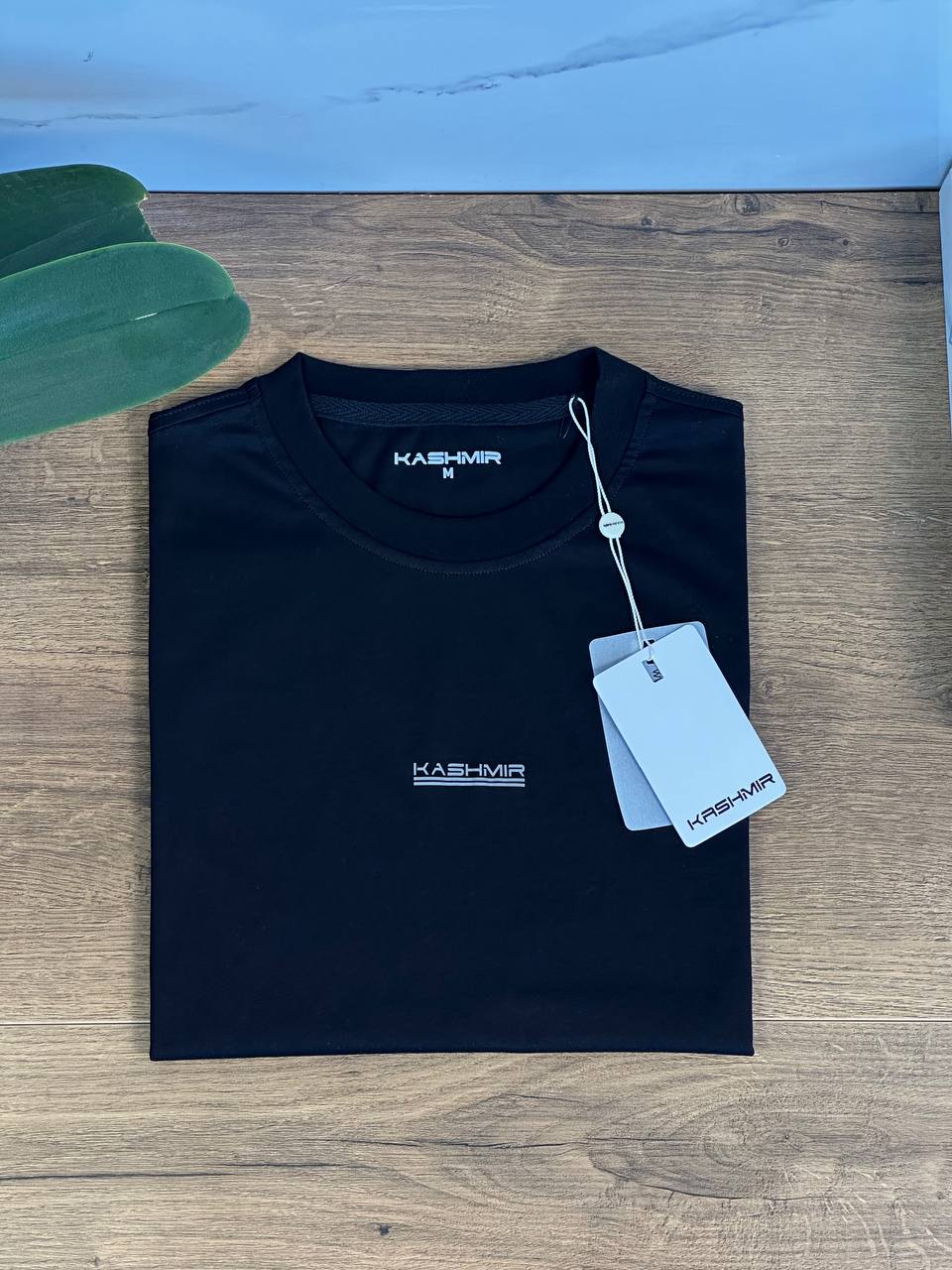 Classic Ease Round Neck - Black